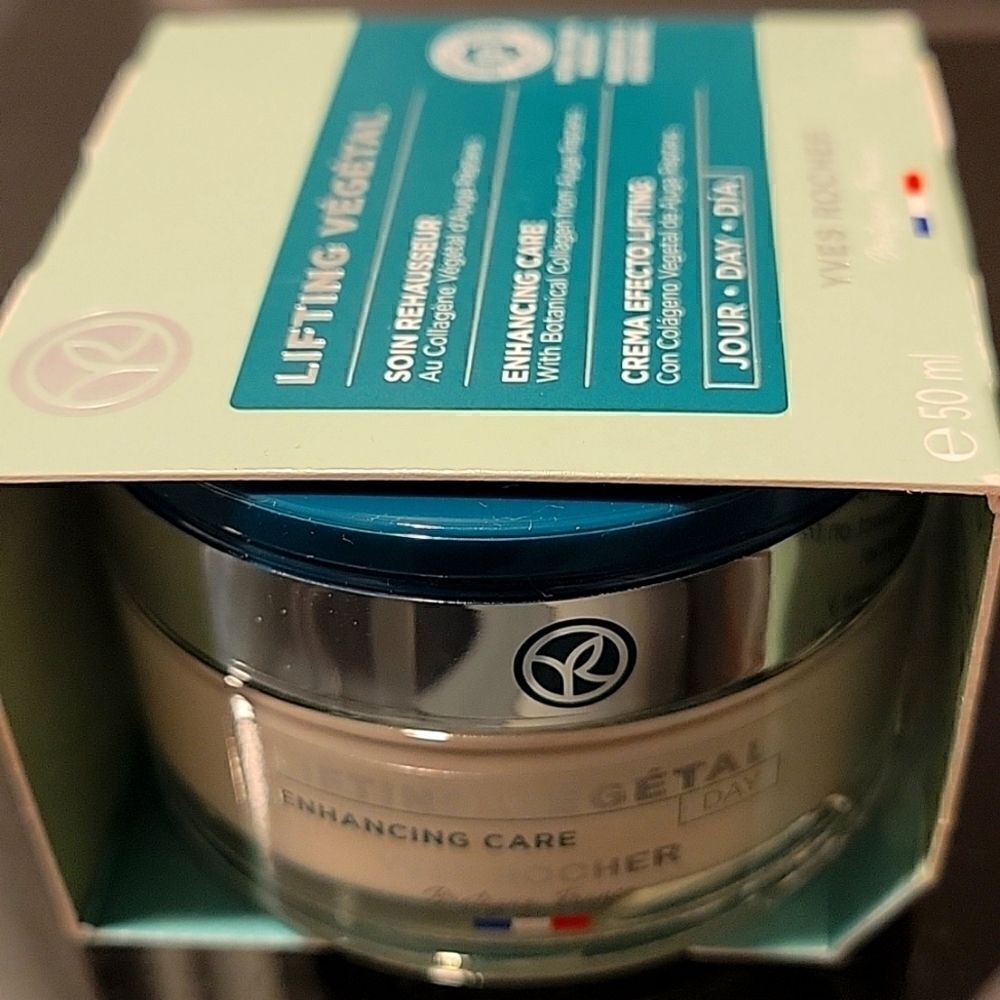 𝅺YVES Rocher, Lefting Vegetal,day cream